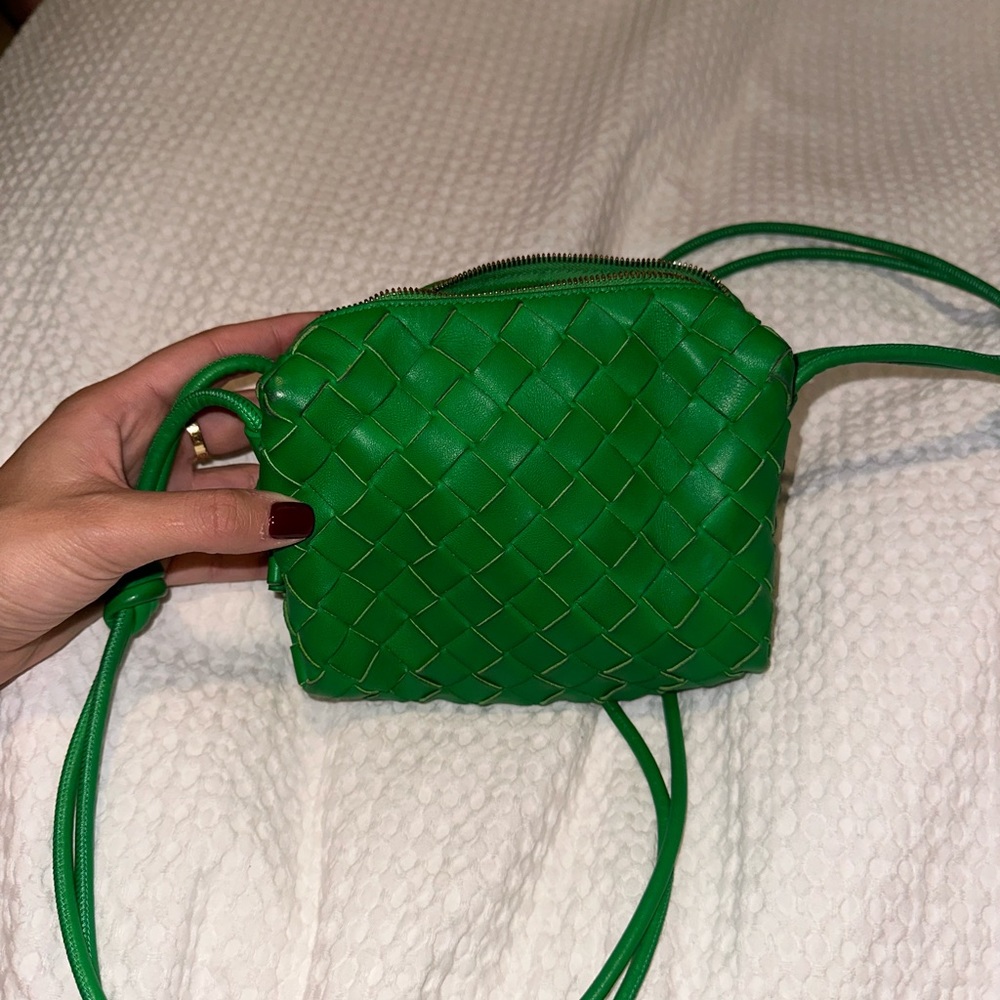 Bottega Veneta Kelly Green Loop Mini Leather Shoulder Bag - Picture 3 of 8